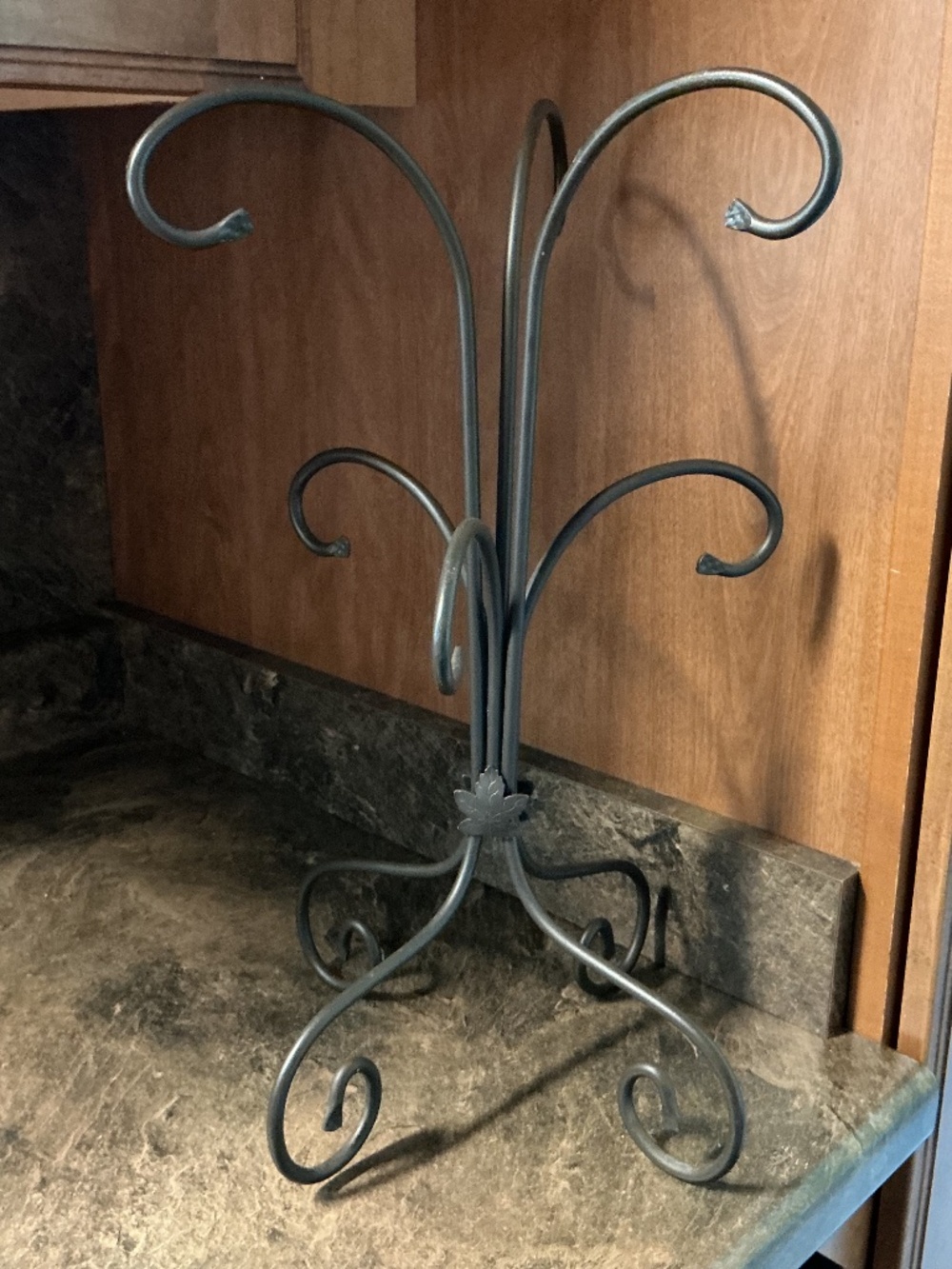 Longaberger Foundry Wrought Iron Mug Rack